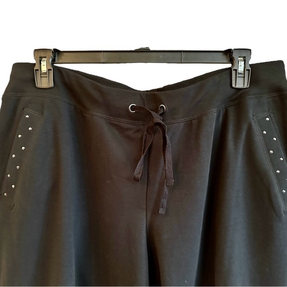 FASHION BUG, WOMENS, BLACK CAPRIS. COMFORTABLE STRETCH FABRIC. SIZE 1X - Picture 4 of 8